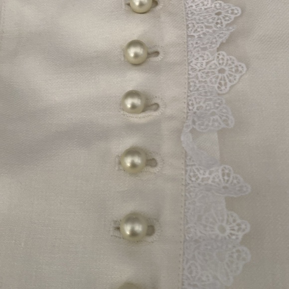 Susanne Spatt lace trimmed Blazer in white made in Salzburg. - Picture 4 of 9